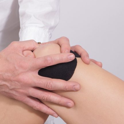 physiotherapy-for-knee-pain-in-newmarket-1030x728